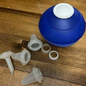 Tupperware cake decorating kit